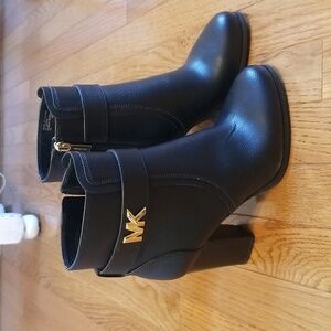 MICHAEL Michael Kors Jilly Heeled Booties